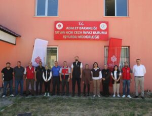 Vakıf geleneği: Cezaevindeki hükümlülere tatlı ikramı