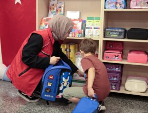 Vakıflar’dan 1000 öğrenciye kırtasiye desteği