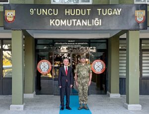 Vali Turan, 9. Hudut Tugay Komutanı Tuğgeneral Aydoğdu’yu ziyaret etti