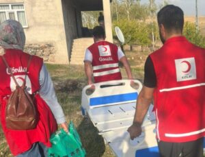 Van Muradiye’de Havin Acar’a elektrikli medikal yatak bağışçı desteğiyle ulaştırıldı