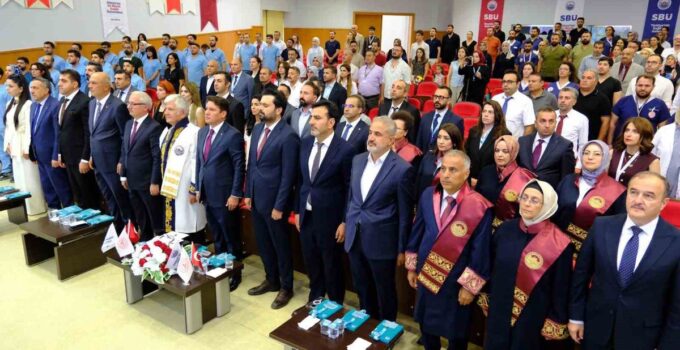 Van’da Akademik Yıl Açılışı ve Belge Takdim Töreni