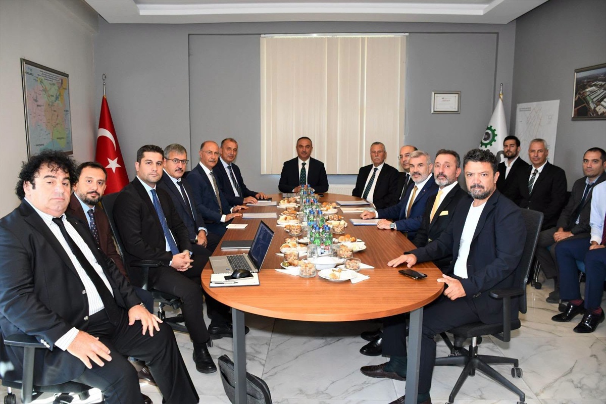 Veliköy OSB’nin TEM bağlantı gişesi için Vali Soytürk başkanlığında toplantı yapıldı