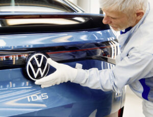 Volkswagen’de kriz derinleşiyor