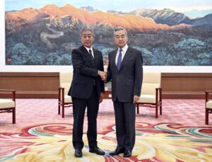 Wang Yi, Beijing’deki görüşmede Japonya’ya tarih ve Taiwan uyarısında bulundu