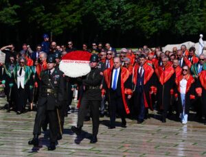 Yargıtay’dan Anıtkabir’de Adli Yıl Açılışı Ziyareti