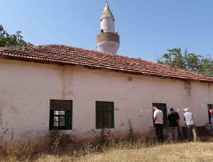 Yozgat Sarıkaya’da tescilli asırlık cami için köy sakinleri onarım talep etti