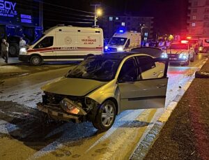 Yozgat’ta otomobil ile kamyonet çarpıştı, 5 kişi yaralandı