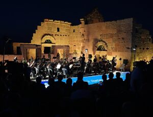 Zerzevan’da Senfonik Diyarbakır Türküleri konserinin geliri öğrencilere burs olacak