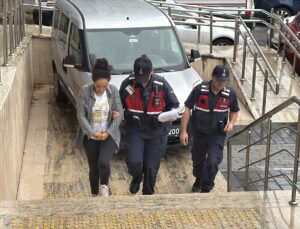 Zonguldak’ta 17 yaşındaki kızlarını darbedip zincirle bağladıkları iddia edilen anne ve baba adliyede