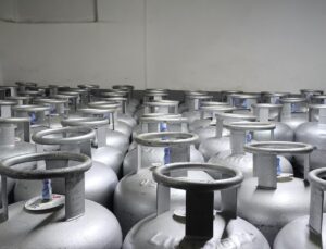 12 kilogramlık mutfak tüpü üç günde 130 TL zamlanarak 1680 TL’ye yükseldi