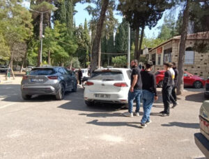 20 yaşındaki genç aracında öldürüldü
