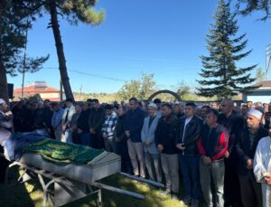 73 yaşındaki Kıbrıs Gazisi Nevzat Yılmaz, Vezirköprü’de son yolculuğuna uğurlandı
