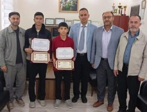 Afyonkarahisar Bolvadin’de 2 hafız öğrenciye icazet belgeleri törenle verildi