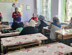 Afyonkarahisar’da kadın çiftçilere hayvansal üretim eğitimi verildi