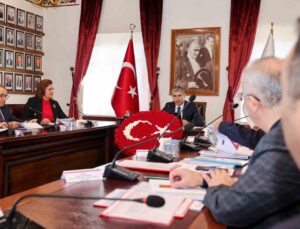 Afyonkarahisar’da okul güvenliği toplantısında Vali Aktaş denetim istedi