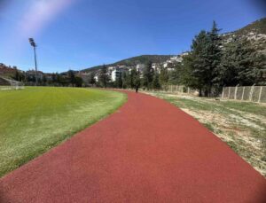 Akseki Atatürk Stadı’ndaki koşu parkuru ilk kez tartan piste dönüştürülüyor