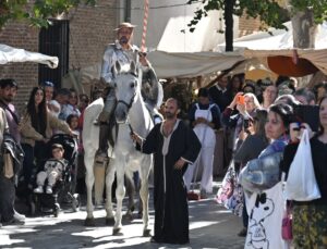 Albüm: İspanya’da Cervantes Haftası renkli görüntülere sahne oldu