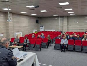 Amasya Göynücek’te Kaymakam Akman başkanlığında okul güvenliği toplantısı yapıldı