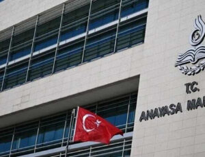 Anayasa Mahkemesi, 26 siyasi parti hakkında suç duyurusunda bulunulmasına karar verdi