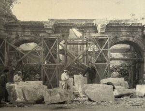 Antalya’da Varyant ve Hadrian Kapısı’nın eski ve yeni hali fotoğraflara yansıdı