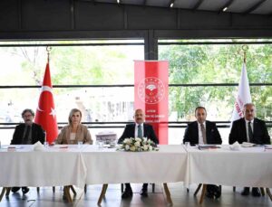 Aydın’ın 77 bin 475 tonluk su ürünleri kapasitesi Vali başkanlığında masaya yatırıldı