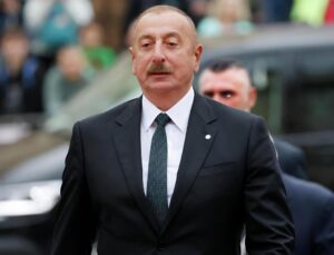 Azerbaycan 31 Türk’e kapıyı kapattı! Listede Fatih Erbakan ve Ahmet Çakar da var