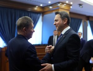 Bakan Bayraktar, Moskova’da Gazprom ile doğal gazda yeni fırsatları değerlendirdi
