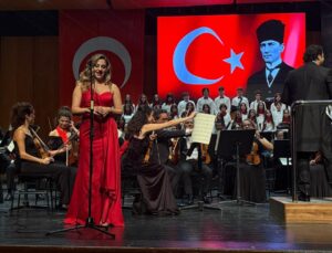 BBDSO, 29 Ekim etkinliklerinde Merinos AKKM’de solist Ceren Aydın’ı ağırladı