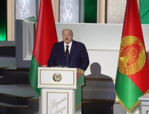 Belarus lideri güvenlik ve kolluk kuvvetlerini en kötü senaryoya hazır olmaya çağırdı