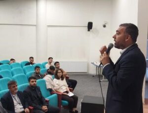 Bilecik İl Müftü Yardımcısı Özsoy, KYK yurdunda öğrencilerle sohbet etti