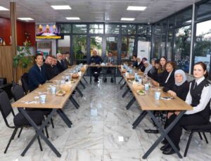 Bilecik’te huzurevi sakinleri Jandarma Albay Ali Vanlı ile buluştu