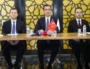 Bitlis Tatvan’da KÖYDES toplantısında 300 kilometre sıcak asfalt hedefi ele alındı