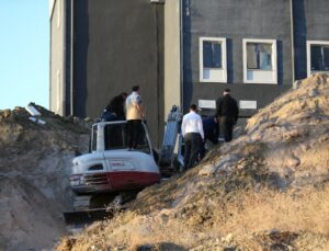 Çanakkale’de ÇOMÜ kampüsündeki toprak kaymasında 2 işçi tedavi altına alındı