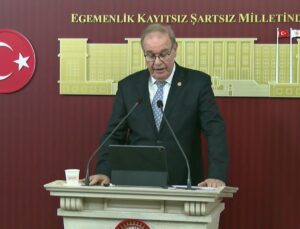 CHP Grup Başkanı Öztrak, TBMM’de fon vurgunu nedeniyle derhal seçim çağrısı yaptı