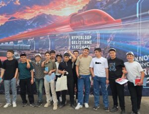 Cizreli öğrenciler Şanlıurfa’daki TEKNOFEST’te yerli İHA’ları ve SOLOTÜRK’ü izledi