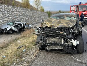 Çorum Alaca’da otomobil ile cip çarpıştı, 4 kişi öldü, 2 kişi yaralandı
