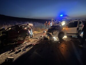 Çorum Alaca’da otomobil ile hafif ticari araç çarpıştı, 5 kişi yaralandı