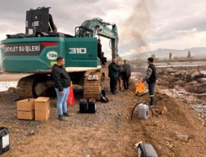 DSİ 8. Bölge Müdürü Yavuz, Tercan’da sifon ve Karasu Nehri çalışmalarını inceledi
