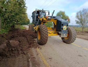 Düzce İl Özel İdaresi, Gölyaka Hamamüstü Köyü’nde beton V kanal yapımını sürdürüyor