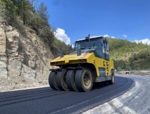 Düzce İl Özel İdaresi, Yığılca-Yedigöller yolunda 5,5 kilometrelik bölümü asfaltladı