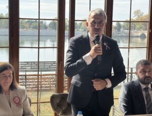Edirne Valisi Sezer, Muhtarlar Günü’nde muhtarlara teşekkür etti