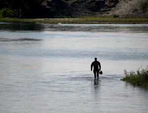 Edirne’de kaybolan iki çocuk için Meriç Nehri’nde arama 2. gününde sürüyor