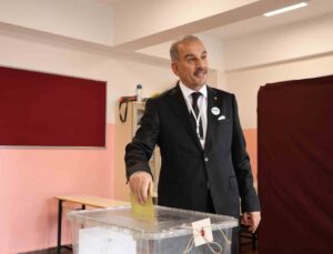Elazığ TSO organ seçimlerinde meslek komitesi ve meclis üyeliği için oy verme başladı