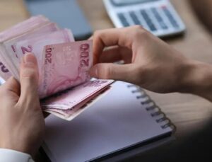 Emekli ve memur zammı ne kadar olacak? Uzman isim en düşük emekli maaşı için rakam verdi