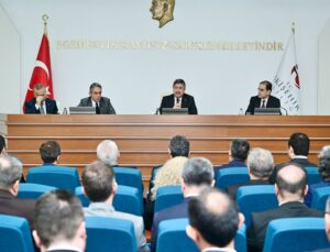 Eskişehir Valisi Erdinç Yılmaz başkanlığında güvenlik toplantısı gerçekleştirildi