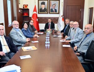 Eskişehir Valisi Erdinç Yılmaz, Yunus Emre Vakfı toplantısına başkanlık etti