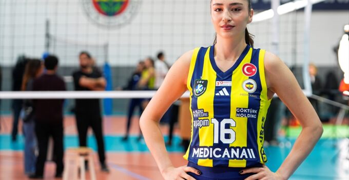 Fenerbahçe’nin yeni transferleri Saliha Şahin ve Ogbogu forma giymek istiyorlar.
