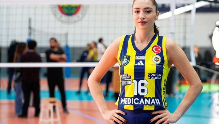 Fenerbahçe’nin yeni transferleri Saliha Şahin ve Ogbogu forma giymek istiyorlar.