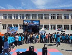 Güroymak’ta Fatih Ortaokulu’nda öğrencilere STEM ve robotik eğitimi verildi