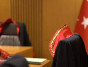Hakim de bunu yaparsa! Kadına cinsel organını gösterdiği iddiasıyla HSK harekete geçti